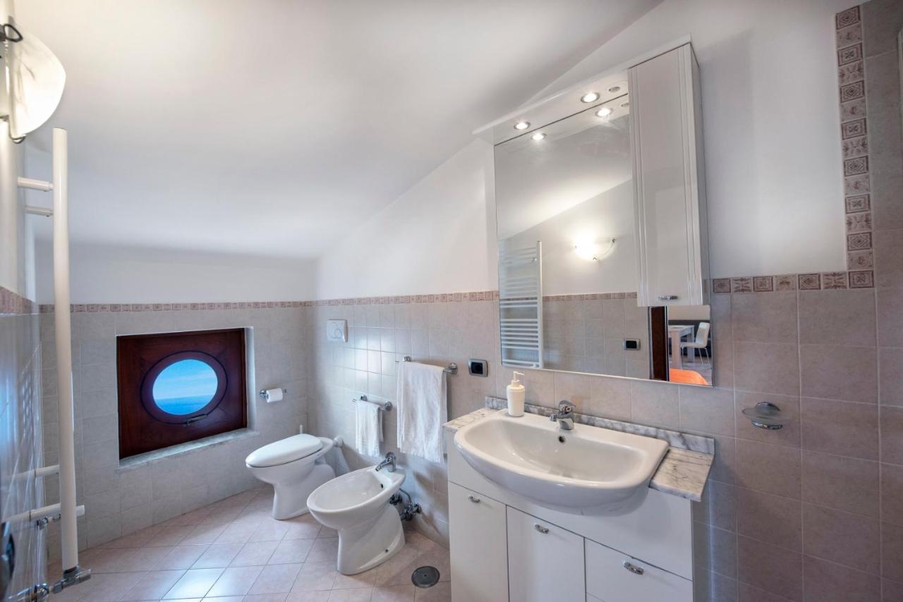 Casa Serena With Sea View Конка-дей-Марини Экстерьер фото